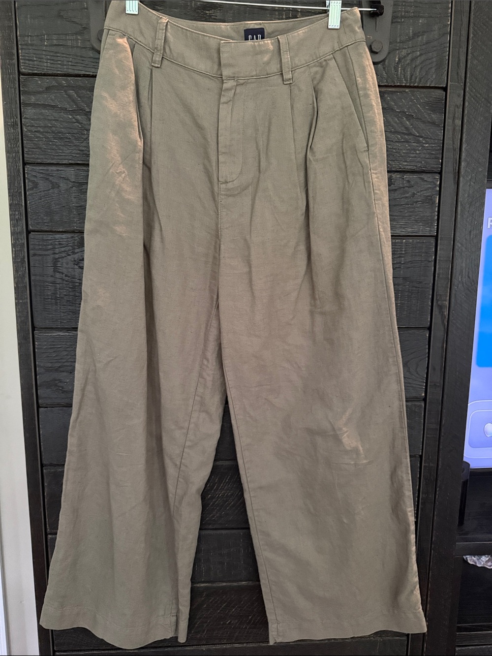 GAP 6P Linen  Pleated Trousers in Olive/green